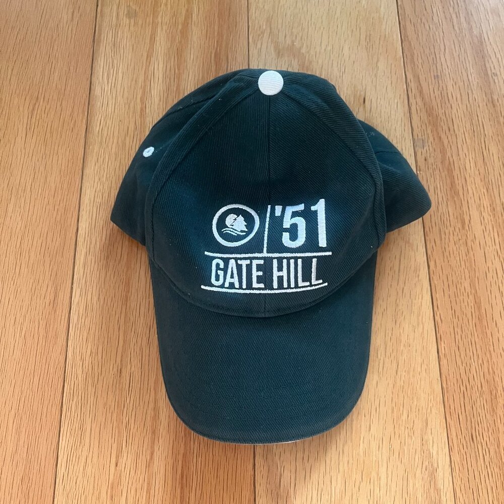 Sporty Green Baseball cap with a very cool embroidered bear detail